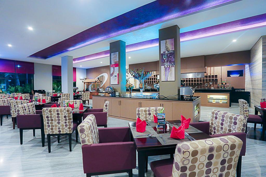 Mercure Palu Exteriér fotografie