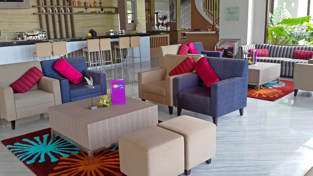 Mercure Palu Exteriér fotografie