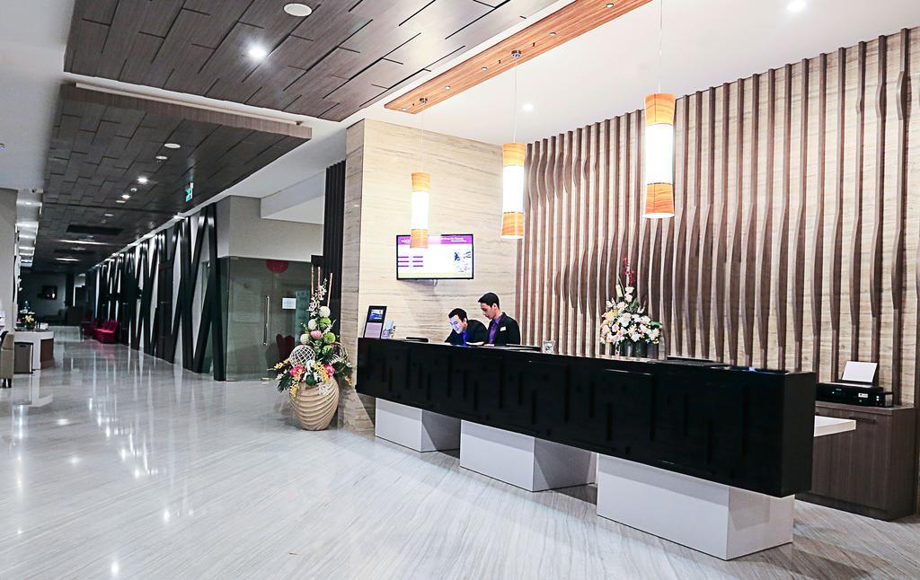 Mercure Palu Exteriér fotografie