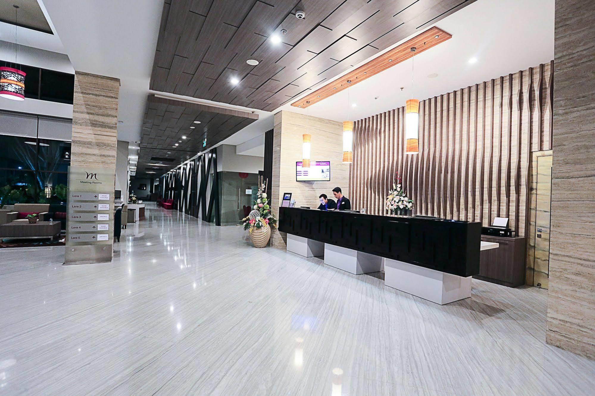 Mercure Palu Exteriér fotografie