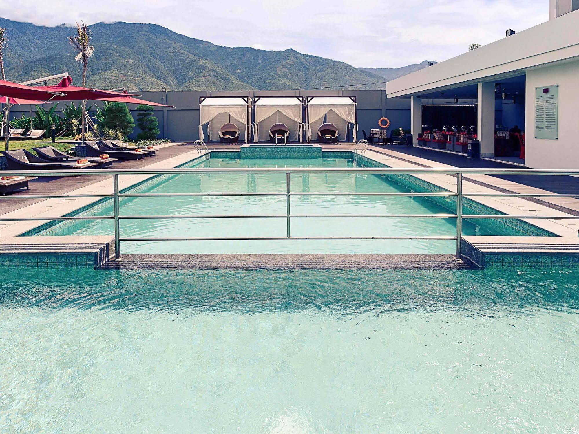 Mercure Palu Exteriér fotografie