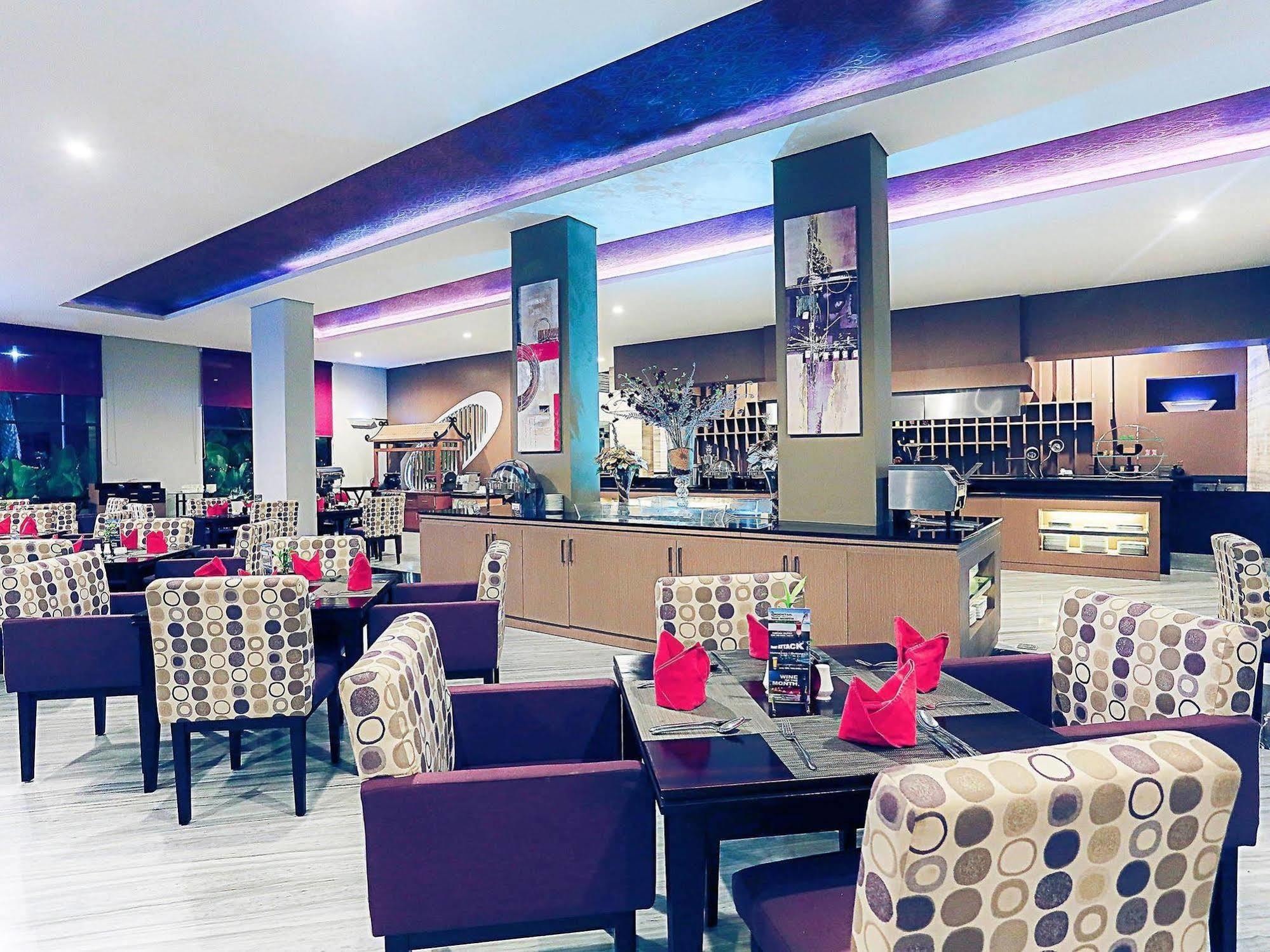 Mercure Palu Exteriér fotografie