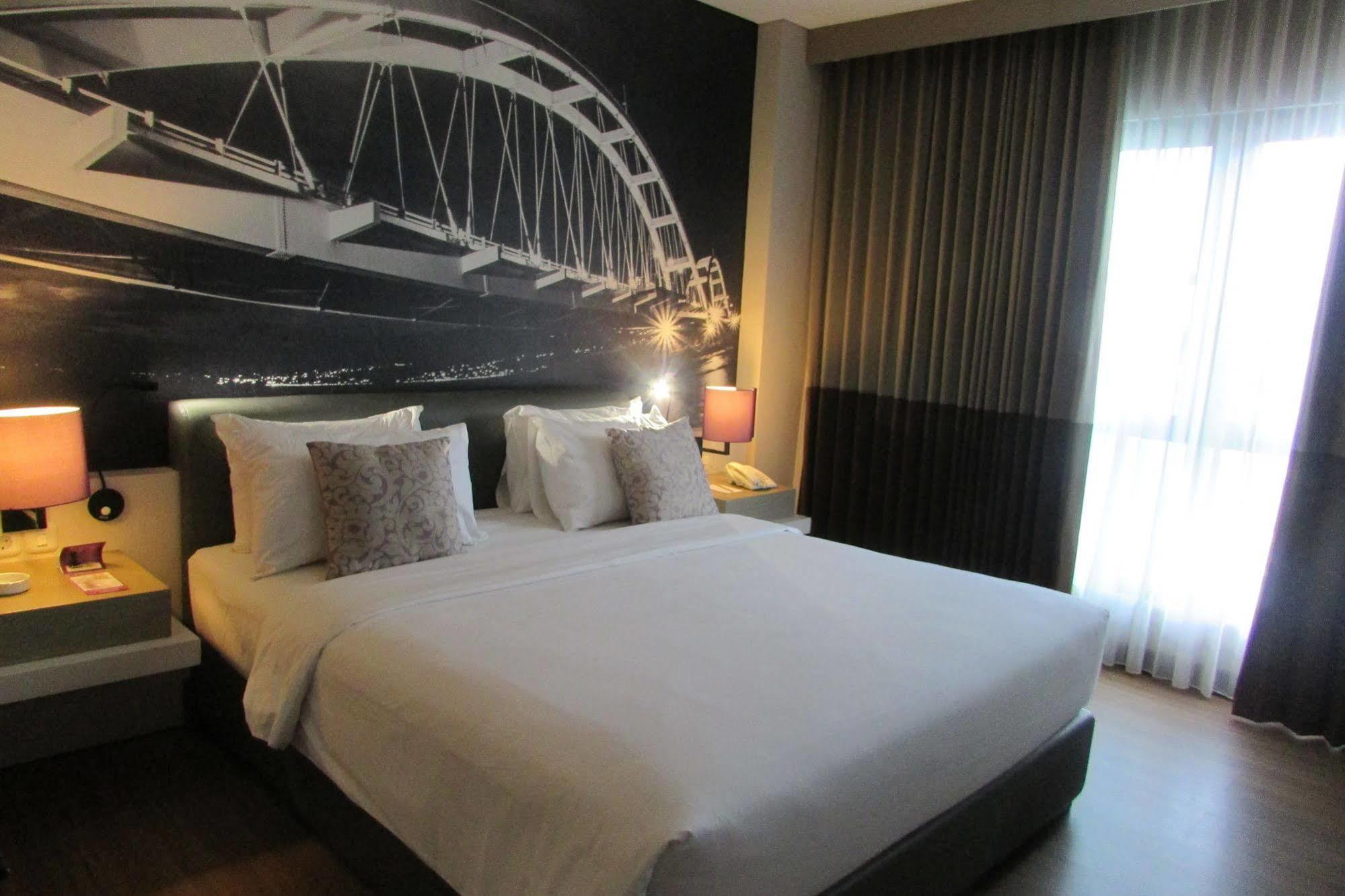 Mercure Palu Exteriér fotografie